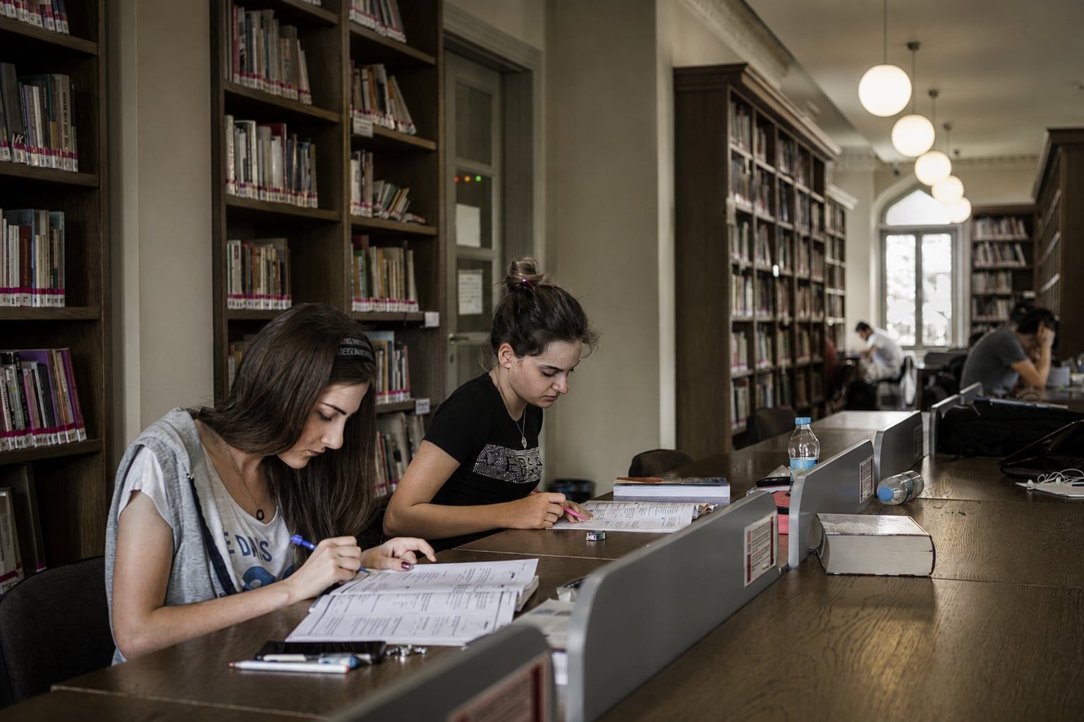 Yabancı öğrenciler için ikamet izni — kayıttan mezuniyete süreç