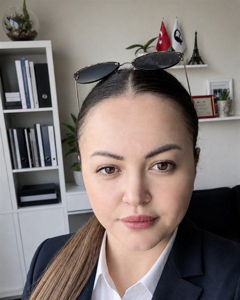 Jale Snejana Vural — Kurucu